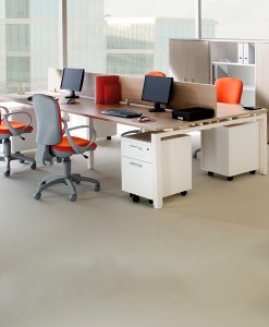 01.02.04.00.0013 Mesas de oficina estructura compartida